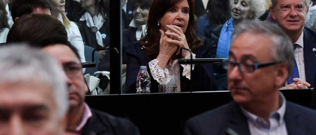 Autorizaron a CFK a no concurrir al juicio en su contra hasta su indagatoria