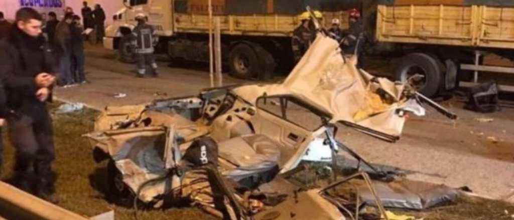 Cuatro adolescentes murieron en un choque y culpan a la polic&iacute;a