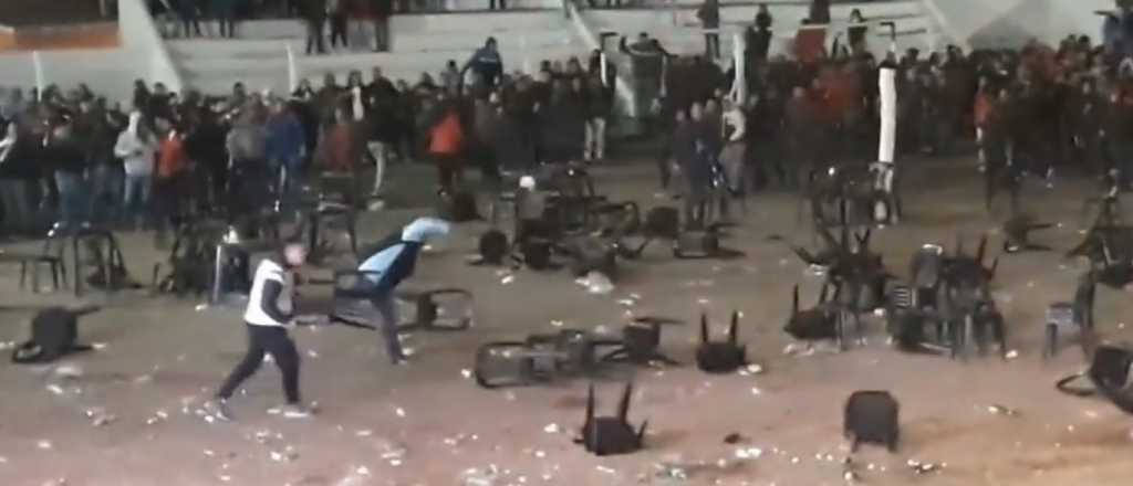 Video: batalla campal en un recital de La Mona Jim&eacute;nez