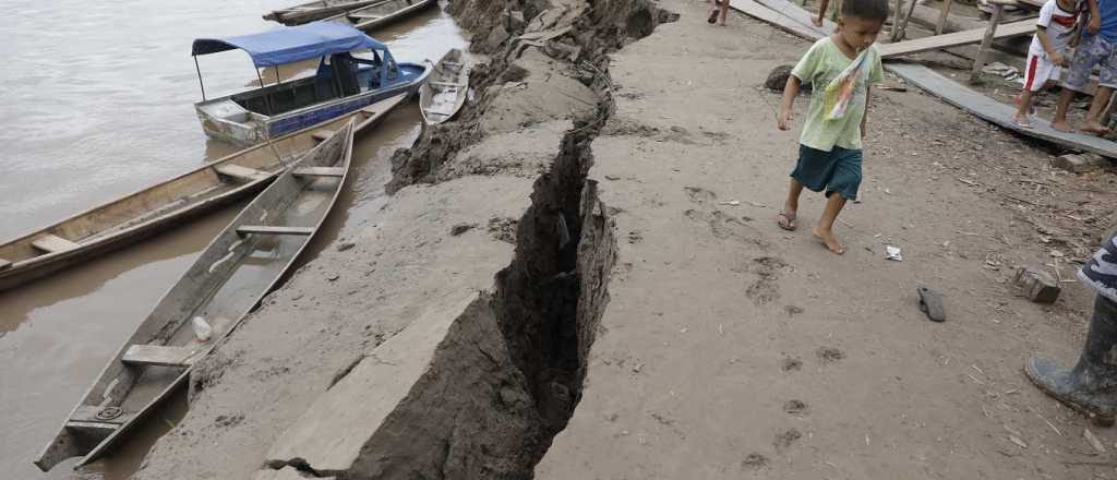 Al menos un muerto y 11 heridos por un terremoto de magnitud 7,5 en Perú