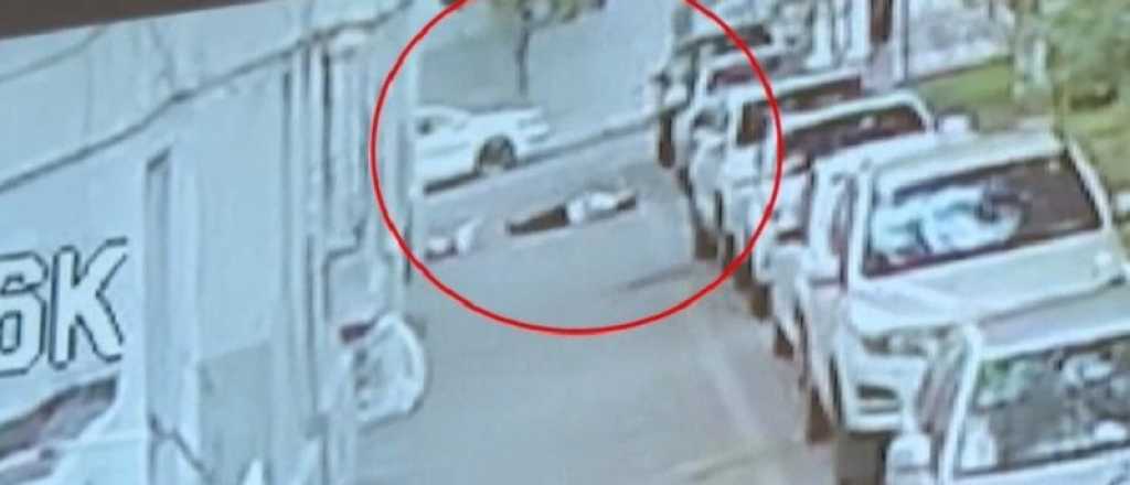 Un hombre salv&oacute; a un beb&eacute; que cay&oacute; del quinto piso