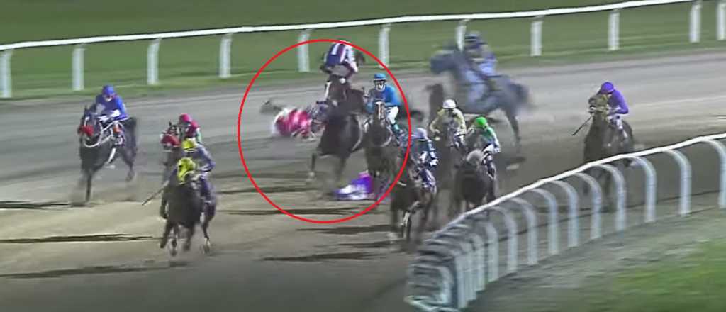 Terrible ca&iacute;da en cadena en el Hip&oacute;dromo de San Isidro: dos heridos