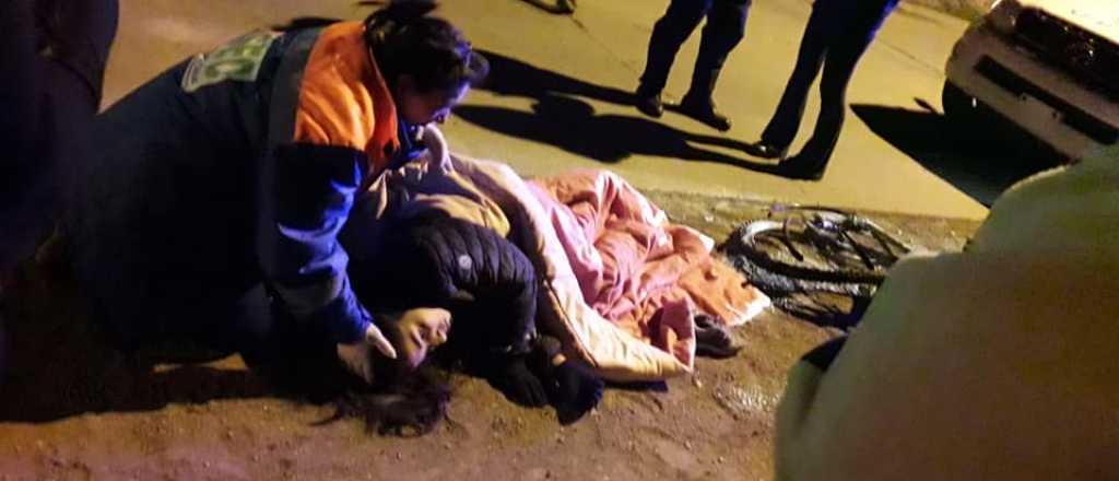 Un auto atropelló a una ciclista en Maipú y se dio a la fuga