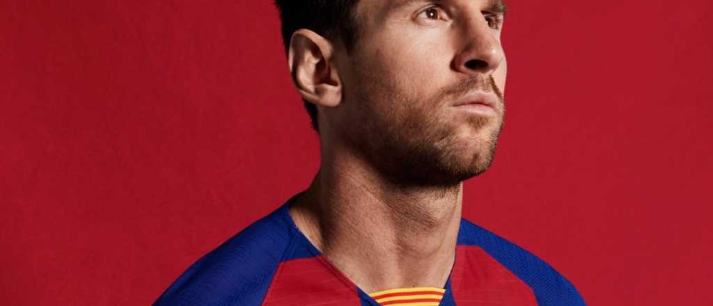 Messi presentó la inusual nueva camiseta del Barcelona