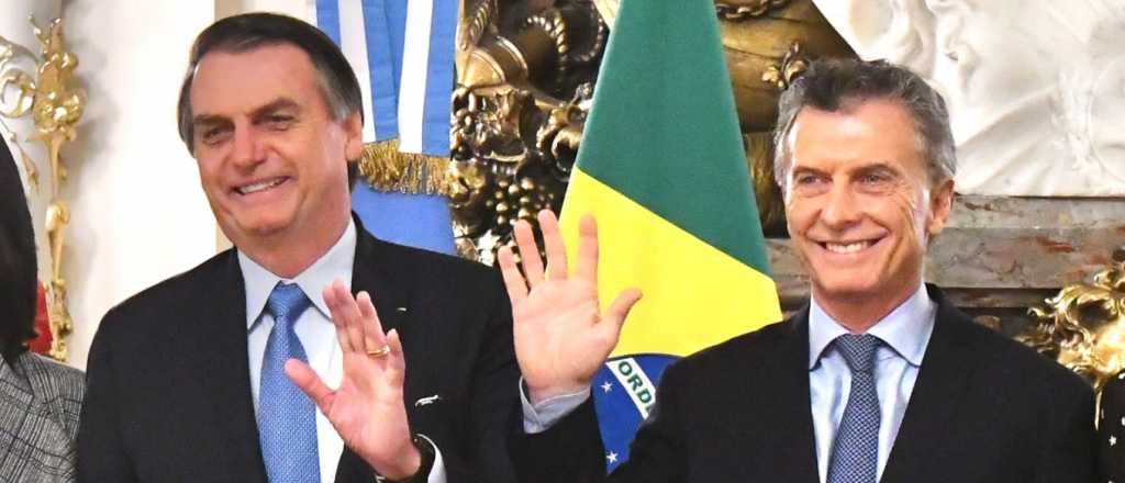 Críticas a la eventual implementación del "peso- real" con Brasil