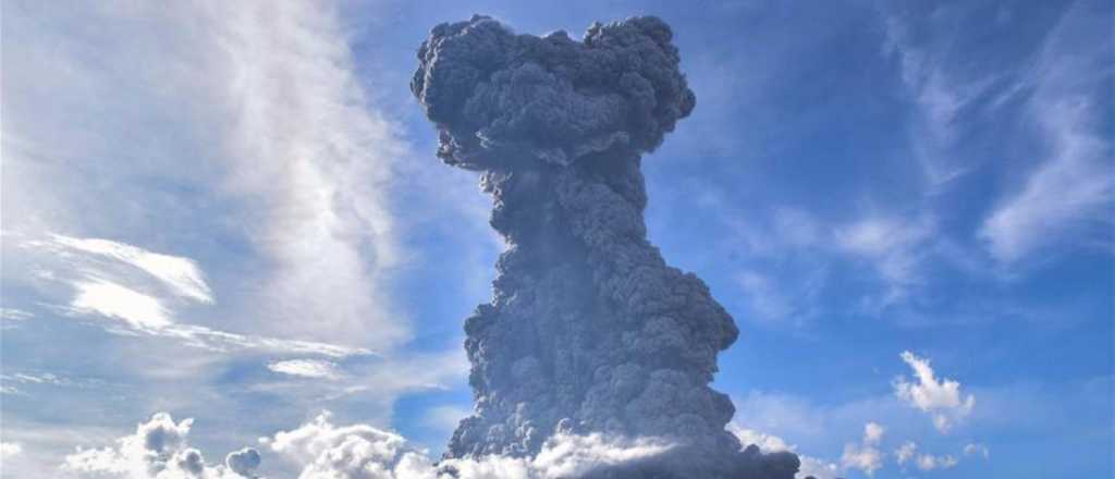 Video: bestial erupción del volcán Sinabung en Indonesia