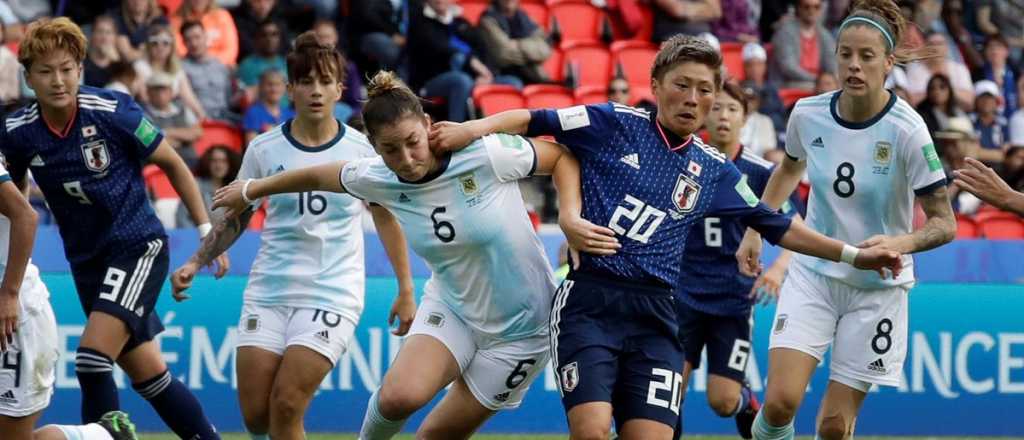 Video: jugadora de la selección perdió un diente por un terrible codazo
