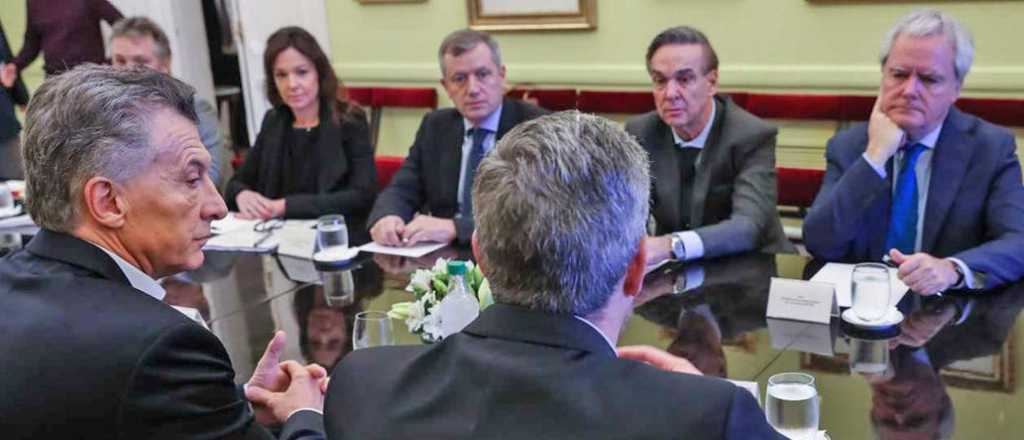 "Estoy hablando con todos los gobernadores", dijo Pichetto