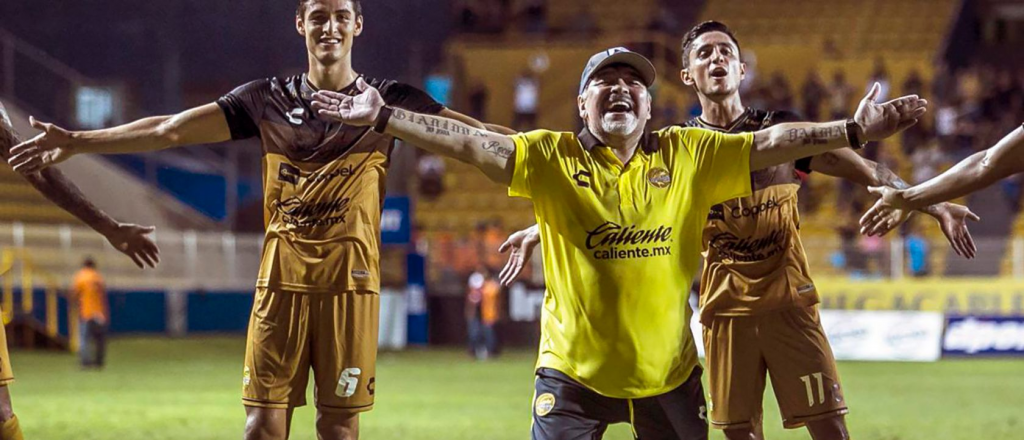 Por cuestiones de salud, Maradona dej&oacute; de ser el DT de Dorados de M&eacute;xico