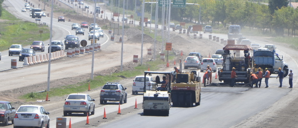 Podr&iacute;an limitar la circulaci&oacute;n de autos en la ciudad por la cuarentena