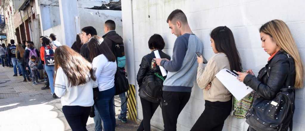 El desempleo juvenil es tres veces mayor que el de los adultos en Argentina