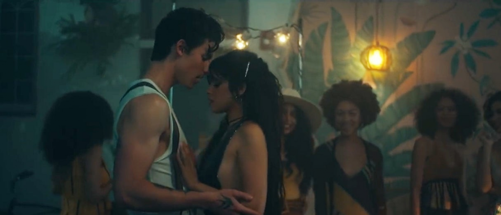 El video de Camila Cabello y Shawn Mendes que levanta la temperatura