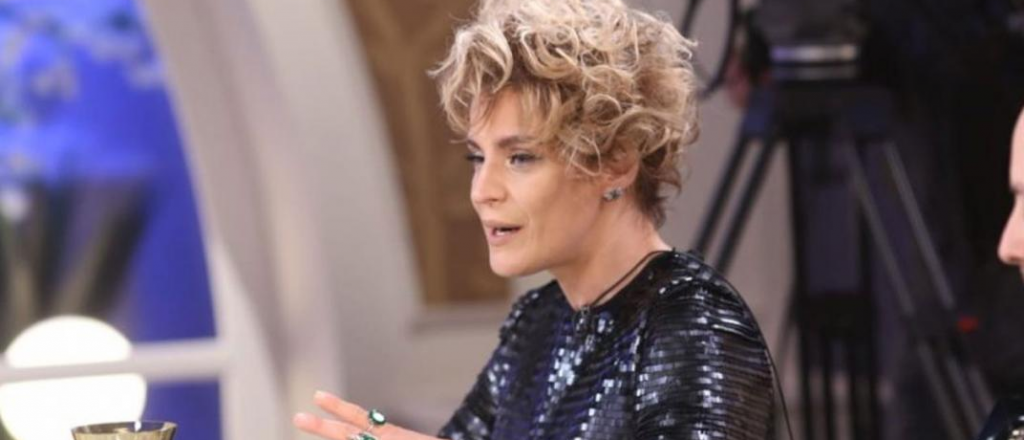 Video: se le escap&oacute; una lola a Leticia Br&eacute;dice durante un m&oacute;vil