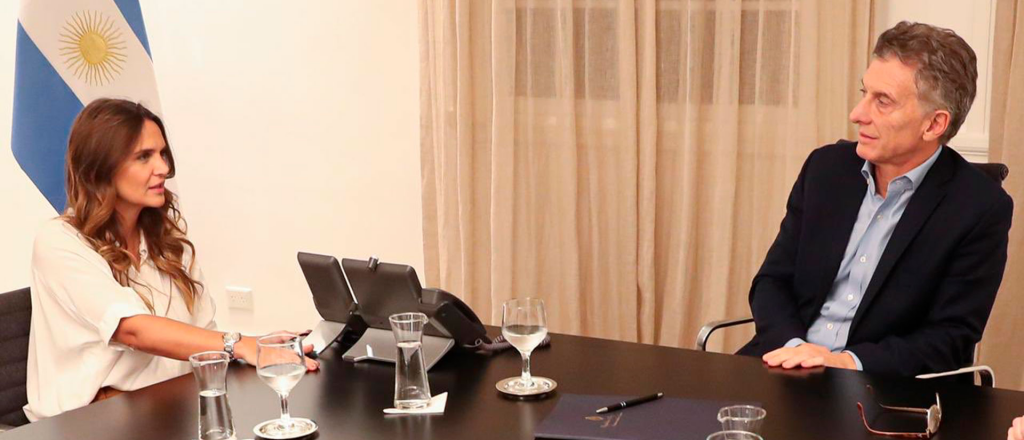 Amalia Granata dijo que Macri admiti&oacute; que es "pa&ntilde;uelo celeste"