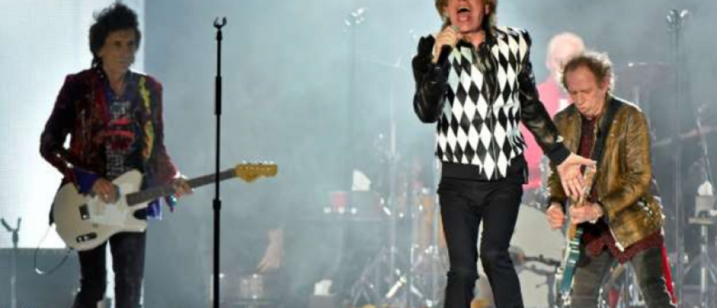 Luego de su operaci&oacute;n Mick Jagger reapareci&oacute; y bail&oacute; como siempre