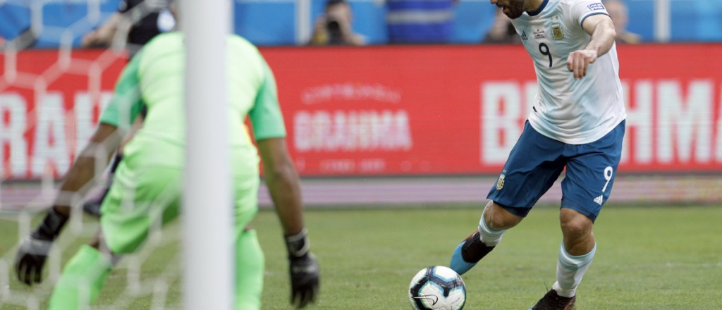 Video: después de mucho insistir, Agüero encontró su gol
