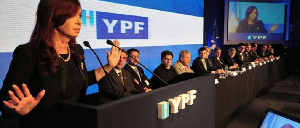 El Gobierno denuncia que el kirchnerismo vendió YPF con "acuerdos falsos"