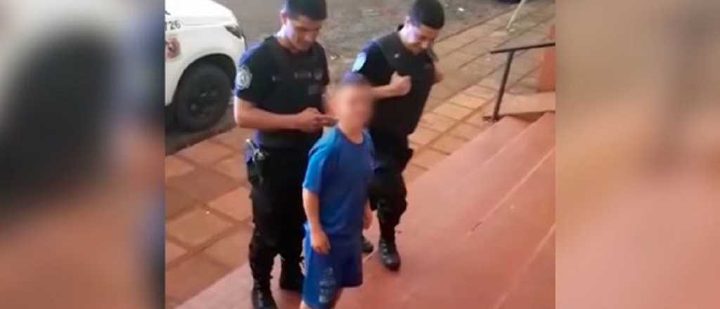 Video: dicen que policías se filmaron burlándose de un joven con enanismo