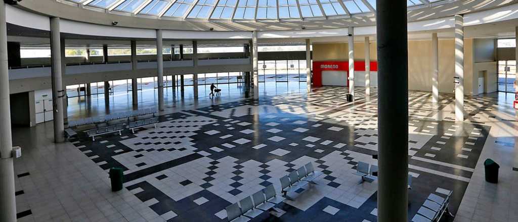 La terminal que costó $35 millones y recibe un solo micro por día