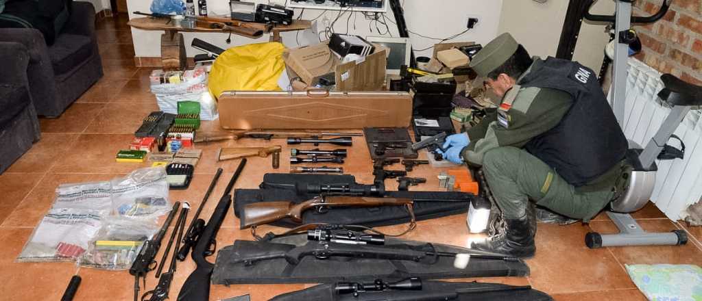 Qué hará Mendoza para evitar que haya "testaferros" de armas