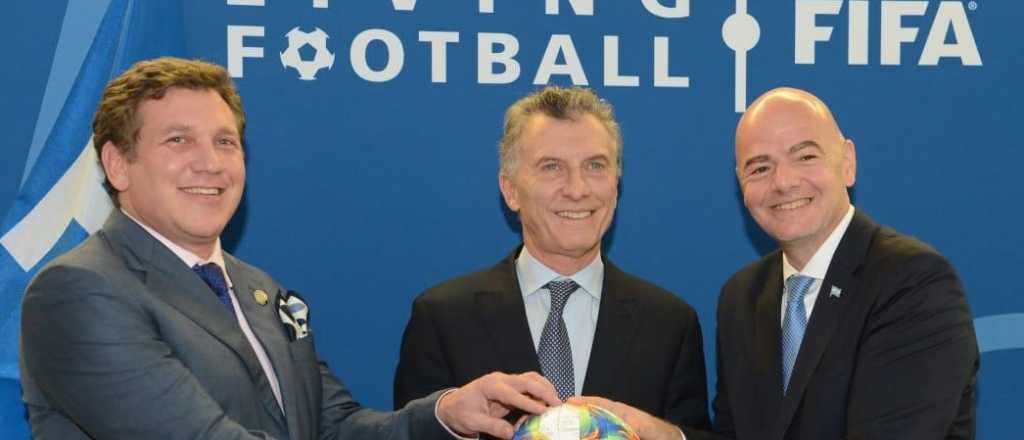 Macri fue a la FIFA en Suiza y lo premiaron por su aporte al f&uacute;tbol