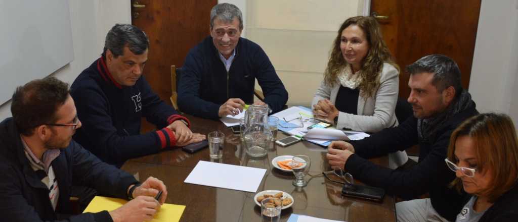 La plata del BID: El PJ abre el consultorio a los ministros de Cornejo