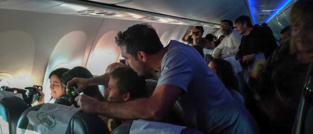 Pasajeros de Aerolíneas disfrutaron del eclipse por la idea del copiloto