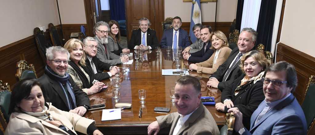 Alberto Fern&aacute;ndez dijo sentirse apoyado por los senadores peronistas