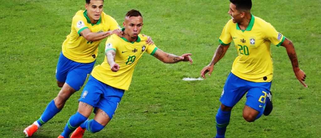Juega en la selección de Brasil y criticó a Bolsonaro tras la muerte de su abuelo