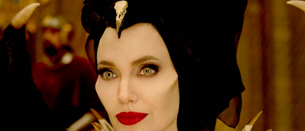 Angelina Jolie, más mala que nunca, en un nuevo tráiler de "Maléfica"