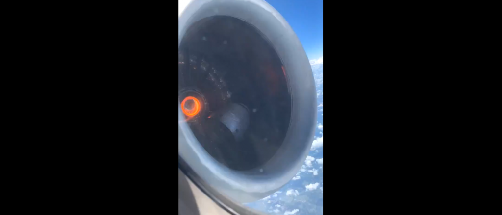 Un avión debió aterrizar de emergencia por una falla en el motor