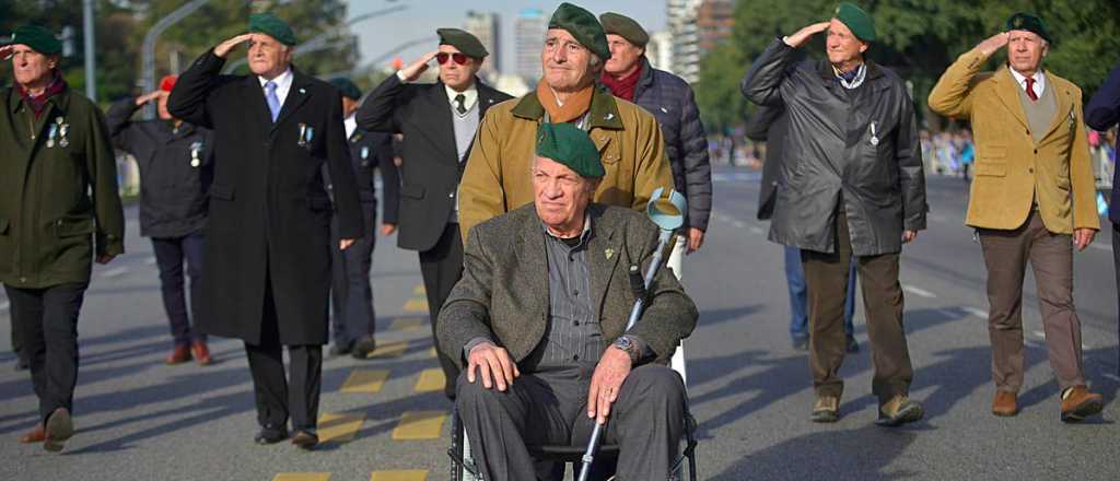 Aguad defendi&oacute; la presencia de Aldo Rico en los desfiles oficiales