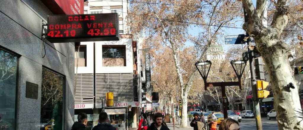 Dólar hoy: sube en Mendoza y cotiza $43.50