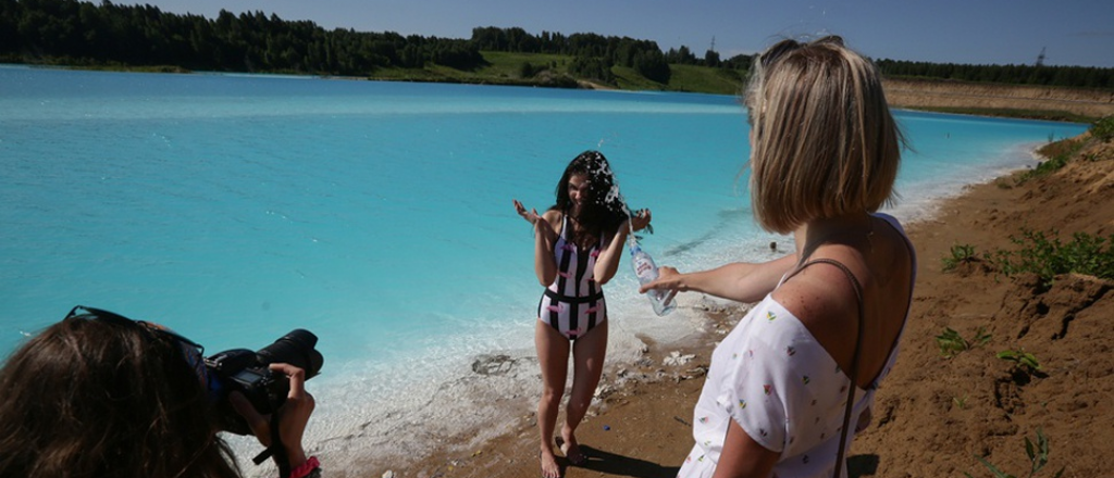 Las aguas turquesas peligrosas que tientan a los influencers