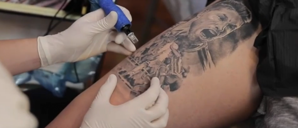 Sigue la locura por los tatuajes futboleros