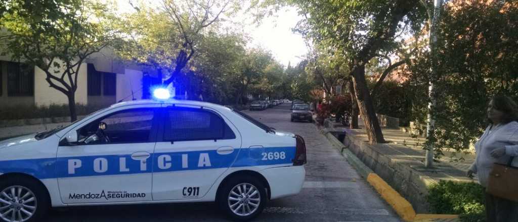 Tuvieron que evacuar el colegio Pablo Nogu&eacute;s por una amenaza de bomba
