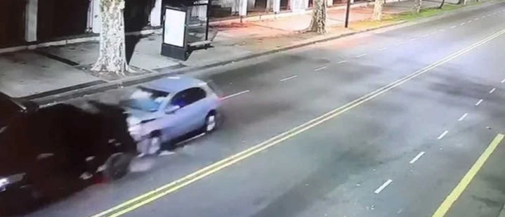 Video: atropelló borracho a un ciclista, escapó y lo detuvieron