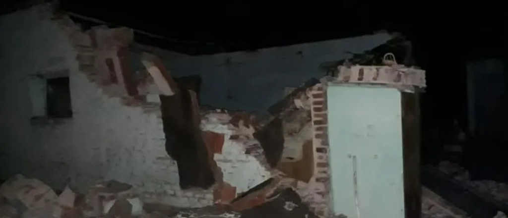 Se derrumbó una escuela y los niños se salvaron porque estaban de vacaciones