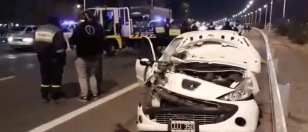 Manejaba alcoholizado y choc&oacute; a un m&oacute;vil policial en un control de tr&aacute;nsito