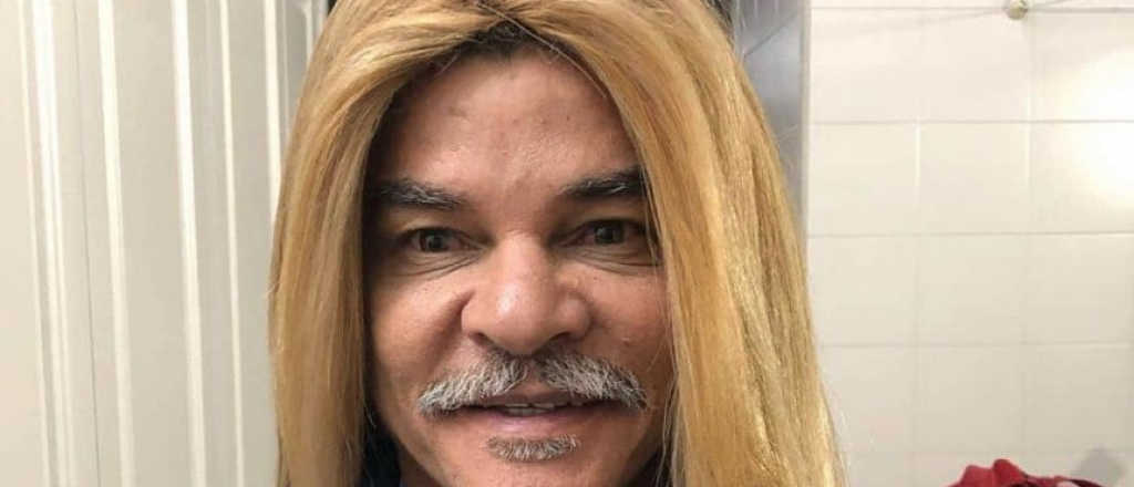 Valderrama se someti&oacute; a un incre&iacute;ble look y apareci&oacute; con el pelo alisado