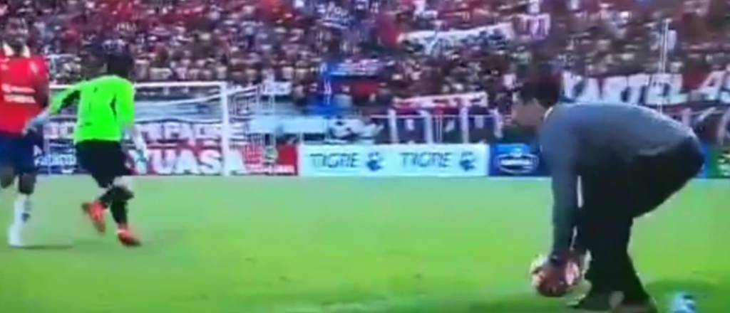 Video: la avivada de un DT argentino que significó un gol en Bolivia