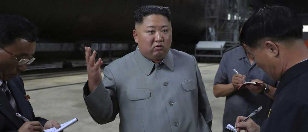 Kim Jong-un mostró un nuevo submarino para presionar a Estados Unidos