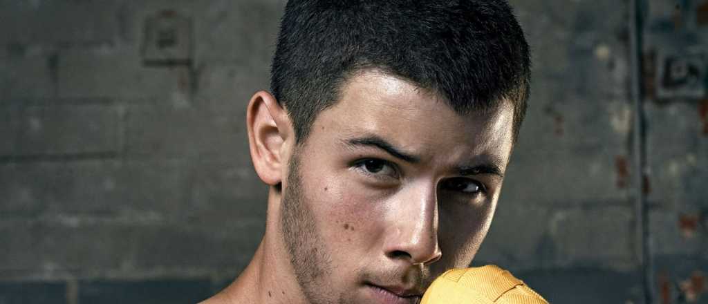 Nick Jonas apareció con "pancita" y decepcionó a sus fans