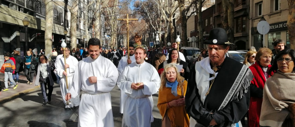 Tapa y contratapa de Diario Vox de este viernes 26