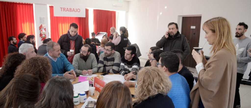 Fernández Sagasti reunió a sus equipos técnicos para afinar la campaña