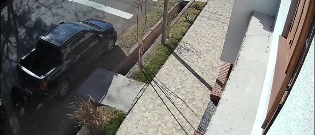 Video: en 20 segundos le roban el auxilio a un chileno en Guaymall&eacute;n