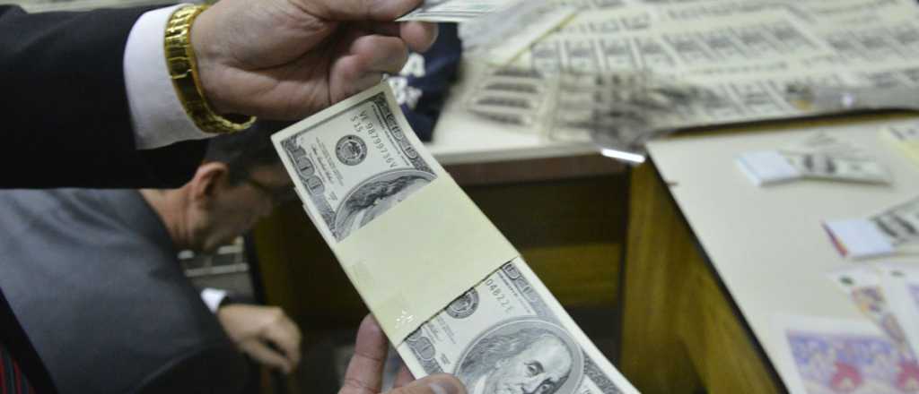 D&oacute;lar hoy: volvi&oacute; a subir en Mendoza y lleg&oacute; a $59