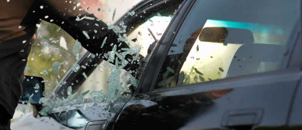 Acord&oacute; encontrarse en Maip&uacute; para vender un iPhone y le robaron el auto