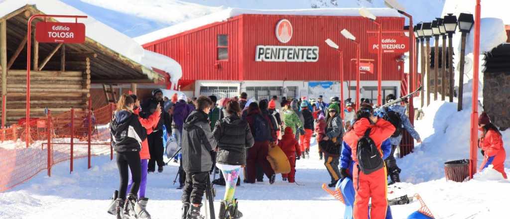 Suarez presentó el proyecto para licitar el centro de esquí de Penitentes