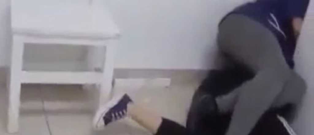 Video: una auxiliar maltrata a un niña en un hogar para chicos de Tandil